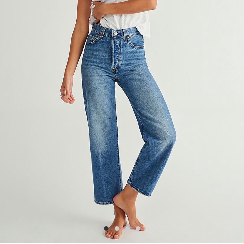 Levi’s Ribcage Straight Ankle Jeans